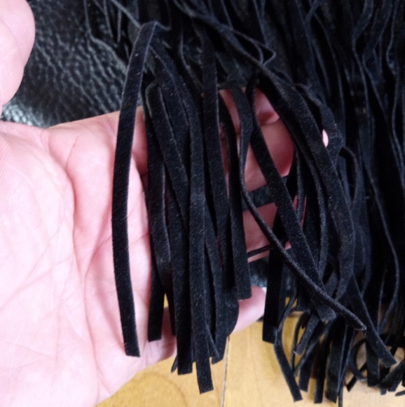 Sonoma Lifestyle black vegan leather crossbody bag with tassels - Picture 2 of 11